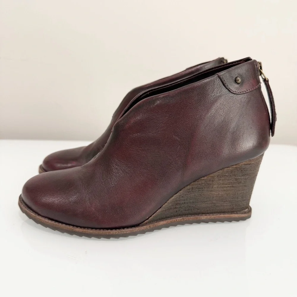 TRASK Tenley Wine Brush-Off Sheep Wedge Booties Leather 36-1273 Size 7